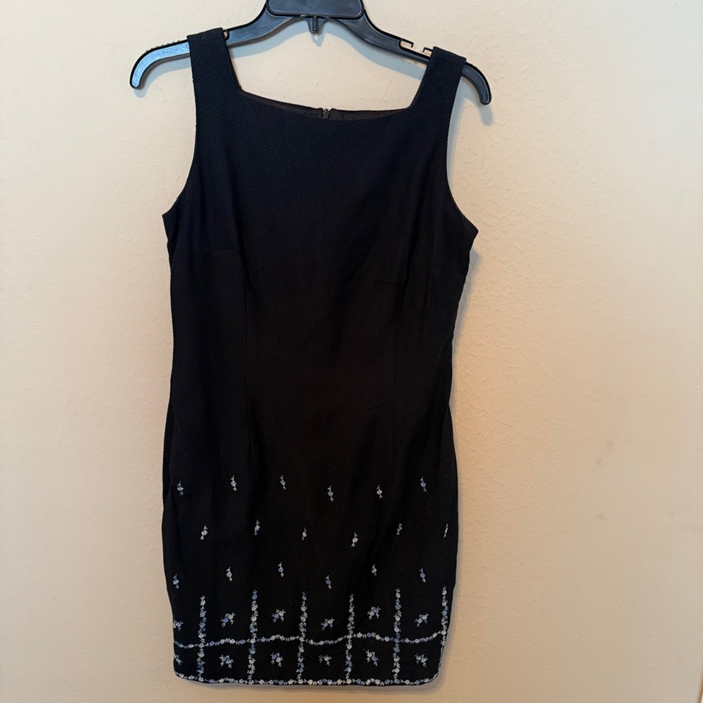 Laundry By Shelli Segal Shift Dress Navy With Embroidered Flowers Sleeveless 12 - Picture 1 of 6